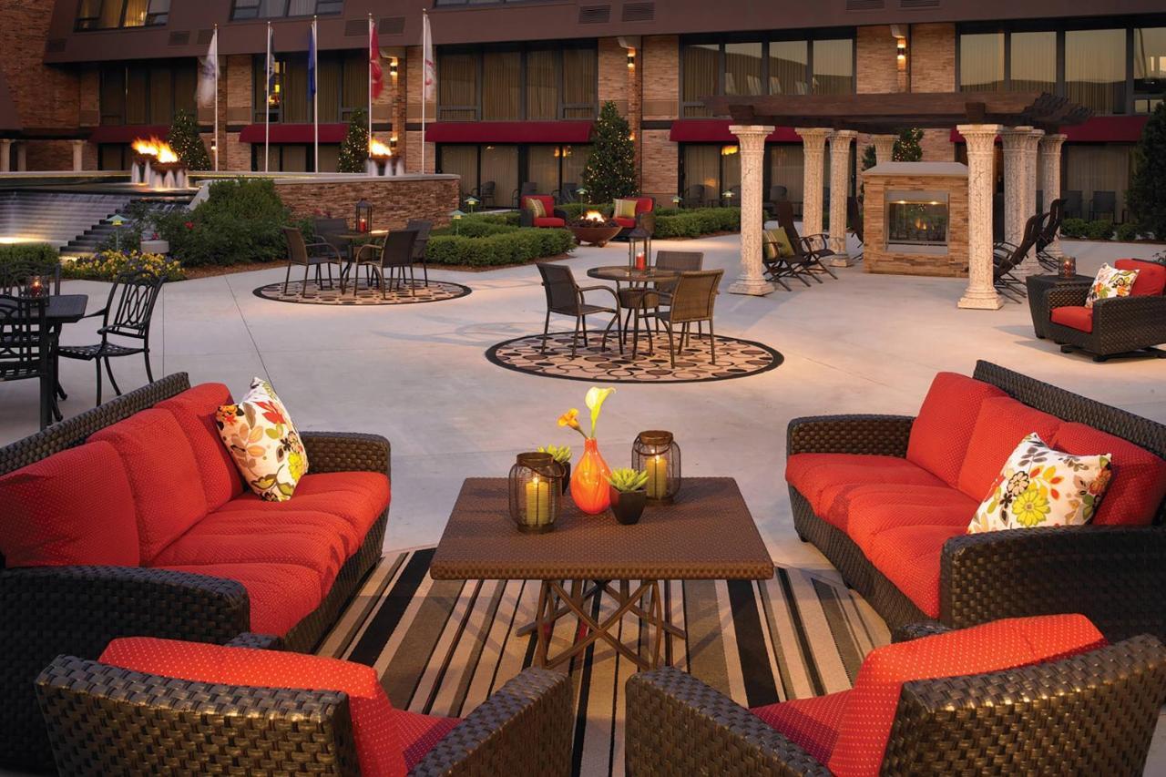 Отель Indianapolis Marriott East Экстерьер фото