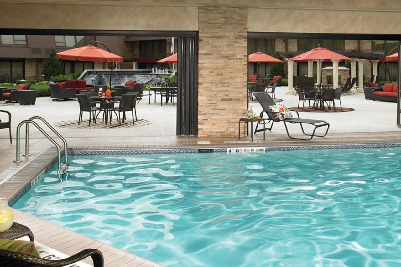 Отель Indianapolis Marriott East Экстерьер фото