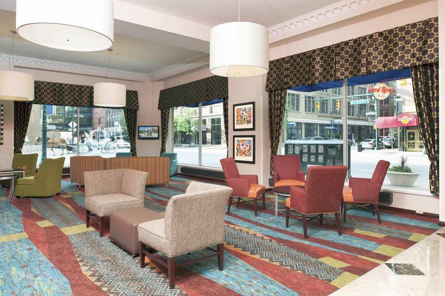 Отель Indianapolis Marriott East Экстерьер фото