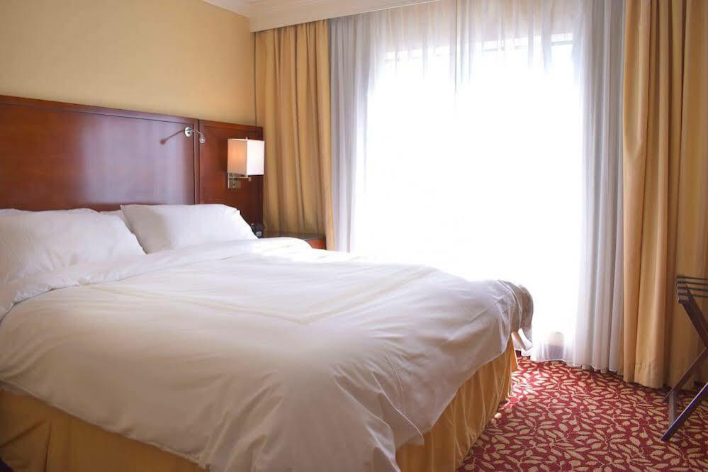 Отель Indianapolis Marriott East Экстерьер фото